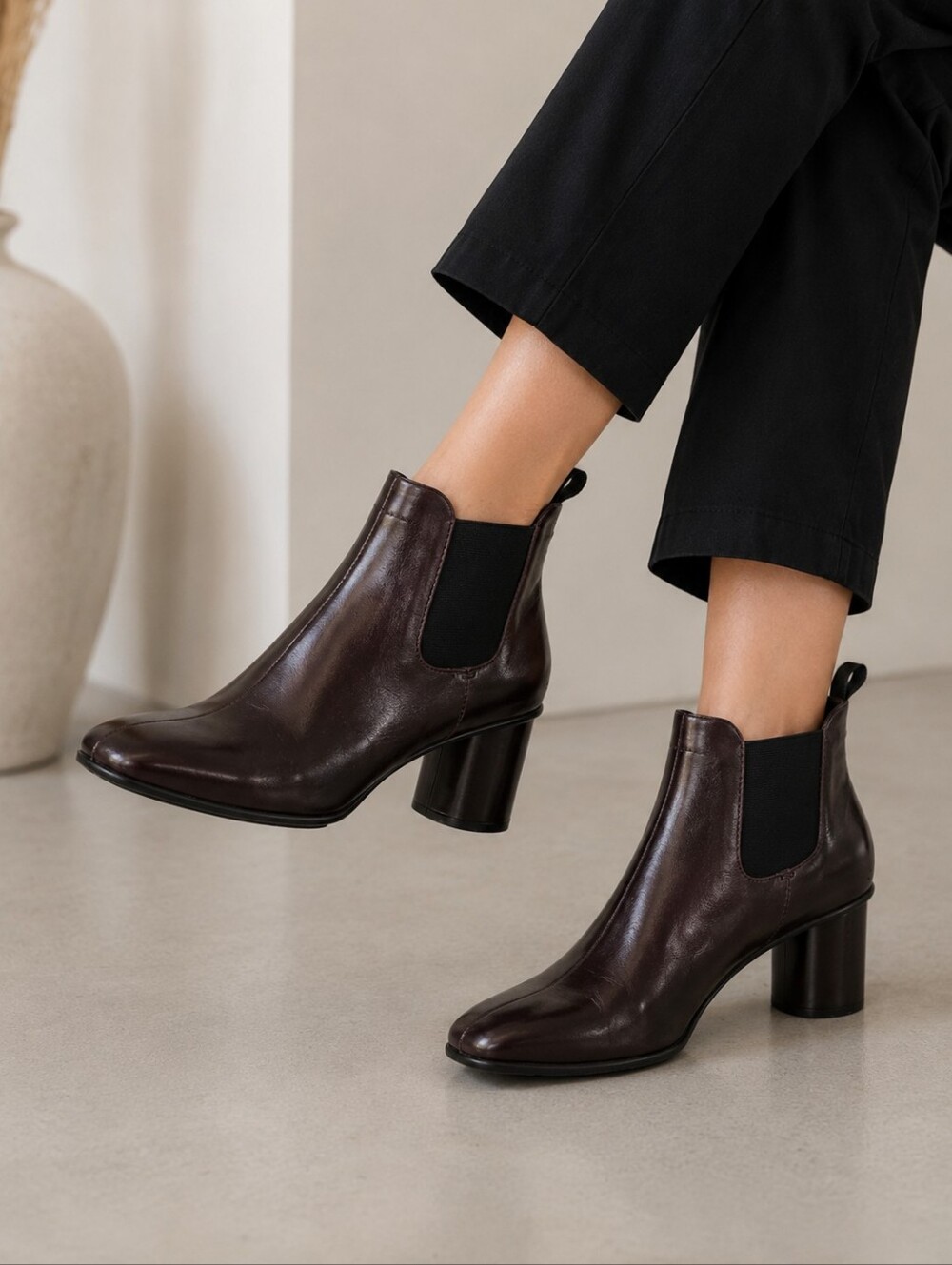 Ecco Dark Brown Leather Chelsea Ankle Boots